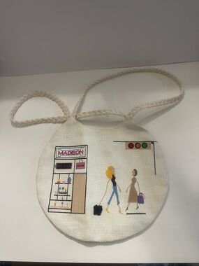 Decorative Needlepoint Handbag W/ a City Scenery In Excellent Used Condition
